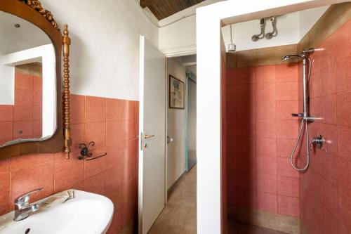 Agriturismo Val Di Notoにあるバスルーム