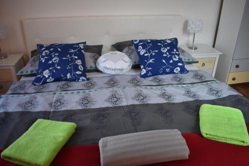 Postel nebo postele na pokoji v ubytování Apartmán Třístovka