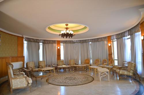 Posezení v ubytování Fayoum Hotel