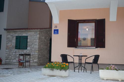 Kawasan patio atau luaran di Apartman Nino