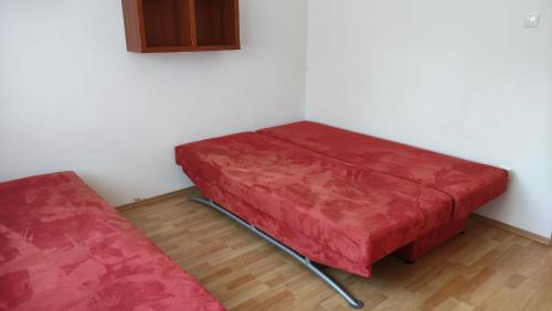 Katil atau katil-katil dalam bilik di Mona apartment