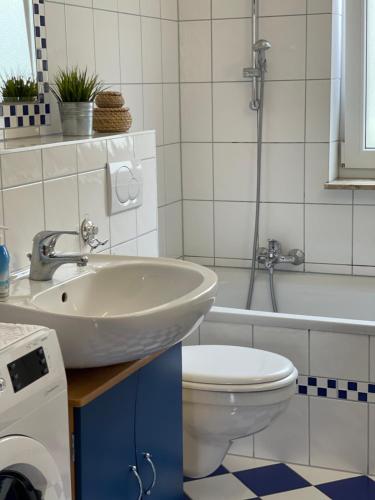 Ένα μπάνιο στο Ferienwohnung Geidel in der Altstadt Nordhausen