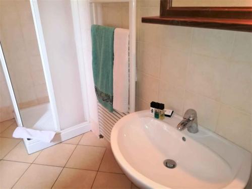 A bathroom at Apartments in Ariano nel Polesine 24954