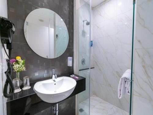 Ένα μπάνιο στο Brits Hotel Puri Indah