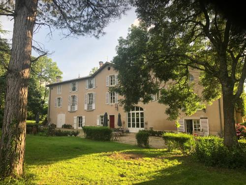 Κήπος έξω από το Domaine en Reynouse