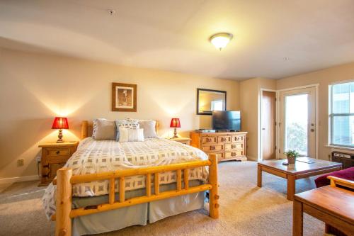 Легло или легла в стая в 09 Lodge Near Downtown Hood River
