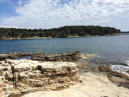 a view of the shore of a body of water at Galeb Apartments osjecka ulica 37 in Pula