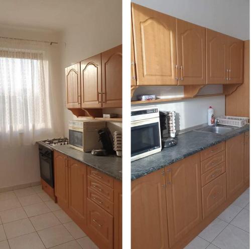 duas fotografias de uma cozinha com armários de madeira em Appartement em Tiszagyenda