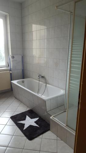 Koupelna v ubytování Monteurwohnung bei Nina