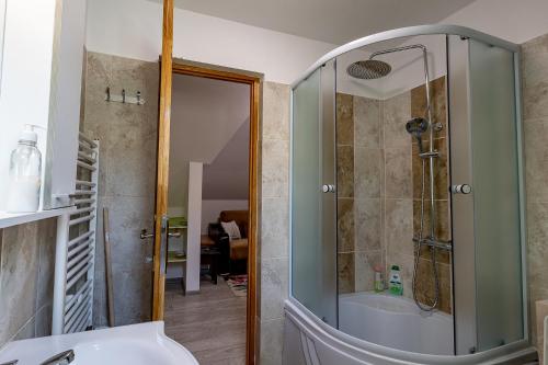 Ванна кімната в Casa Steluta