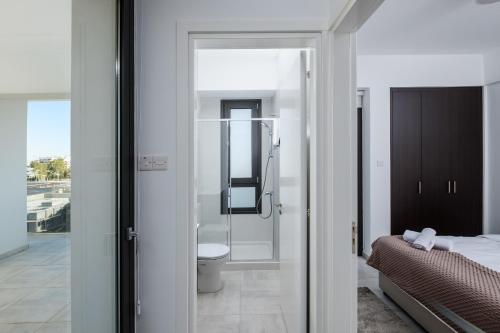 Et badeværelse på Solaar Apartments st Lazarous