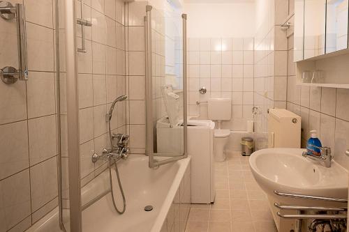 Ett badrum på Ferienwohnung im Eisenbergweg