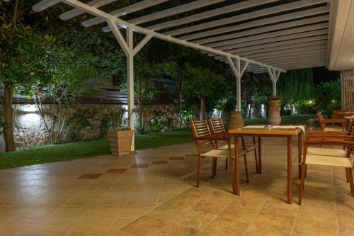 Gallery image of Milies Apartments in Stavros