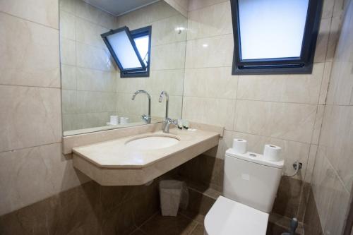 Imagen de la galería de Puy Ahuzat Haosher Hotel, en Tiberíades