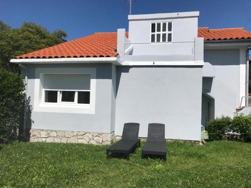 Το κτήριο όπου στεγάζεται  η παραθεριστική κατοικία