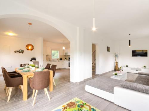 Gallery image of Holiday Home Villa Anđelika by Interhome in Drivenik