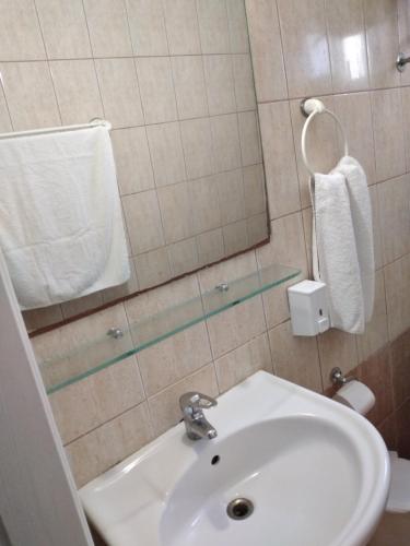 Bilik mandi di Apartments Gregory & George
