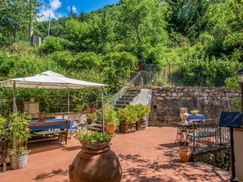 Zahrada ubytování Holiday Home Il Mulinaccio by Interhome