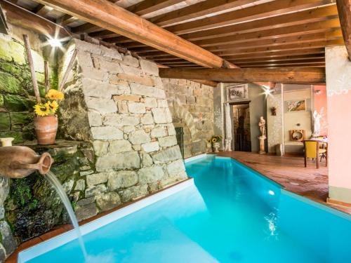 Bazén v ubytování Holiday Home Il Mulinaccio by Interhome nebo v jeho okolí