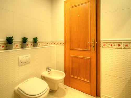 Ein Badezimmer in der Unterkunft Balcony with view, private garage, an elevator