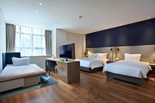 صورة لـ Holiday Inn Express Guilin City Center, an IHG Hotel في قويلين