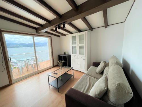 Gallery image of Apartamentos Miramar Playa in Raxo