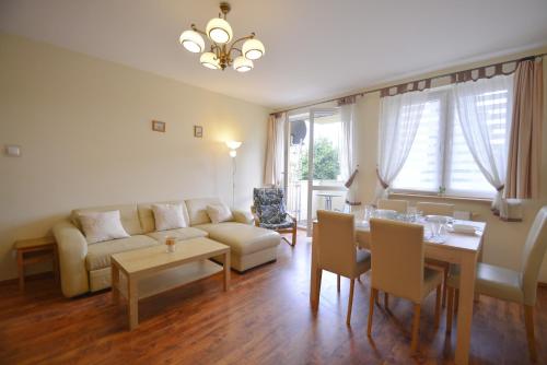 Apartamenty Bryza - Apartament Przylesie 14B dla 6 osób, Parking