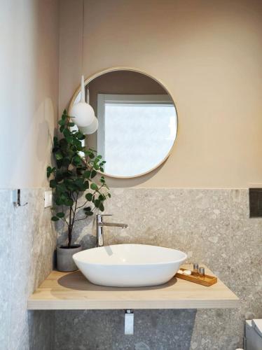 Un baño de Room45