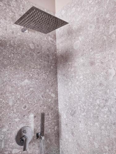 Un baño de Room45