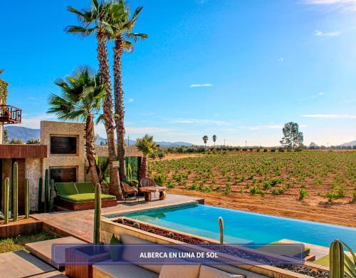 Entre Viñedos by Hotel Boutique Valle de Guadalupeの敷地内または近くにあるプール