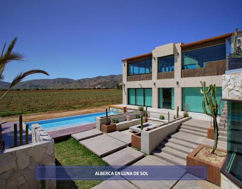 Entre Viñedos by Hotel Boutique Valle de Guadalupeの敷地内または近くにあるプール