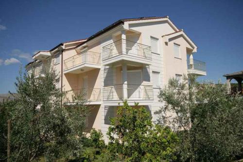 Two-Bedroom Apartment in Okrug Gornji I, Centola, Croatia