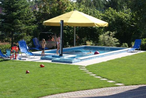 Swimming pool sa o malapit sa Apartment in Siofok/Balaton 19943