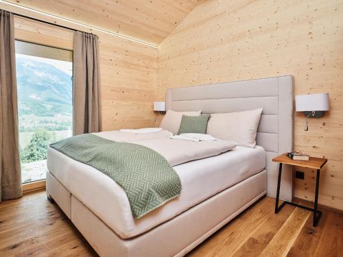 Postel nebo postele na pokoji v ubytování Luxury chalet with pool and sauna, skilift at 500m