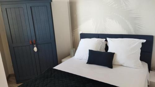 Postel nebo postele na pokoji v ubytování Studio cabine vue mer