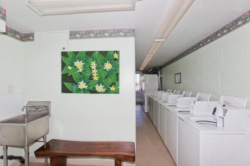 Spacious One Bedroom Harbor View Condos at Ilikai Marina With Private Balcony_3
