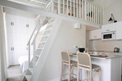 G12 Trendy and Comfy bright loft meters from Bullring and Trianas bridge, Galera street