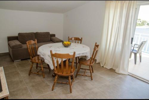 Χώρος καθιστικού στο Apartmani Alfijo