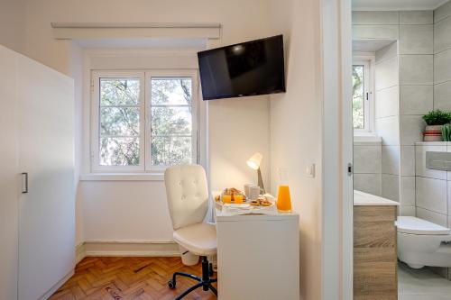 Hip and Spacious TM Flat in Areeiro