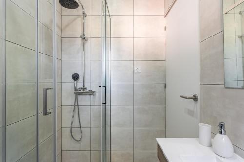 Hip and Spacious TM Flat in Areeiro