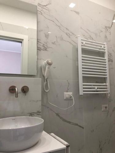 Ένα μπάνιο στο Albergo Milazzo Inn AiMori