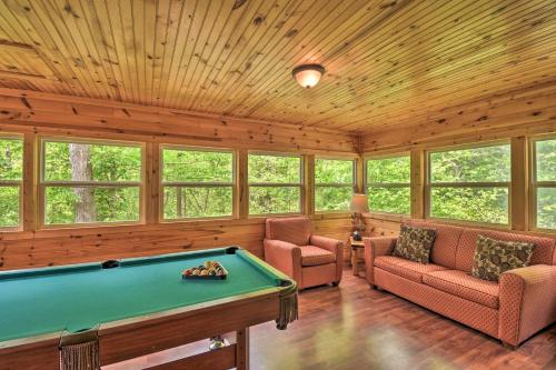 The Apple Dumpling Cabin Pool Table, Grill – Photos 2