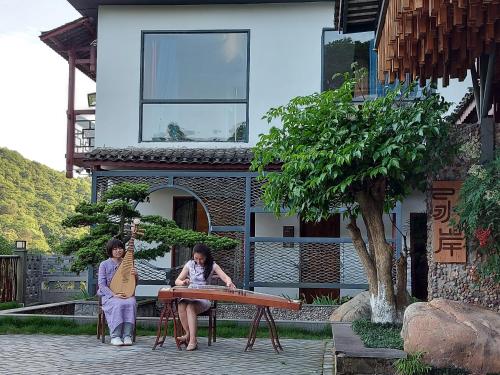 Yangshuo Li River Resort — Property building