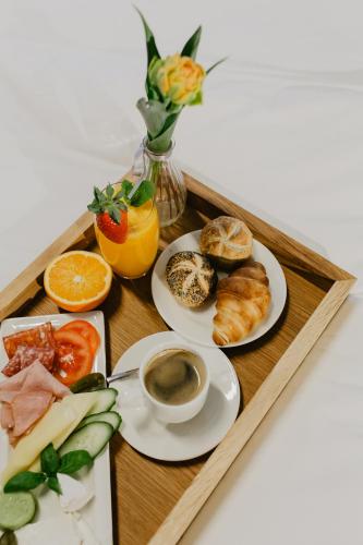 Comida en o cerca de este hotel