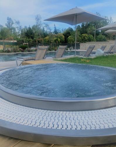 Swimmingpoolen hos eller tæt på Ilot du Golf BW Premier Collection