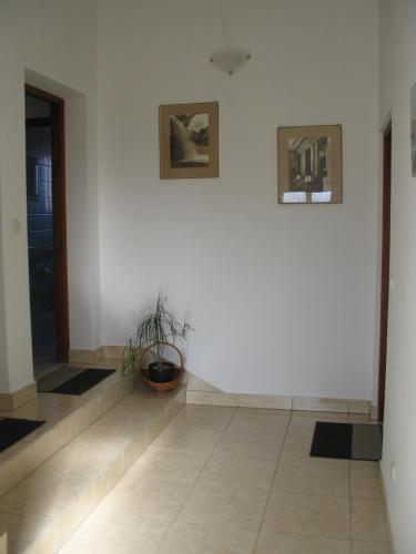 Apartment 612-3