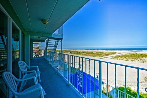 Wildwood Crest Beachfront Home with Shared Pool!