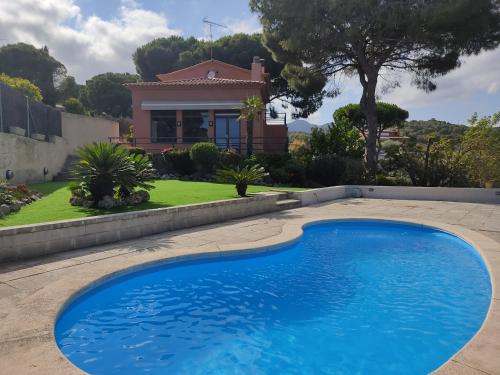 Les Vil·les, casa con piscina con vistas al mar (Spanje ...