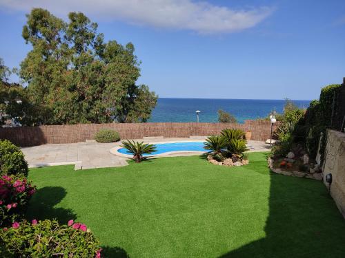 Les Vil·les, casa con piscina con vistas al mar (Spanje ...