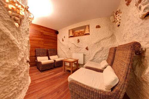 
Гостиная зона в LAVANDA country club
